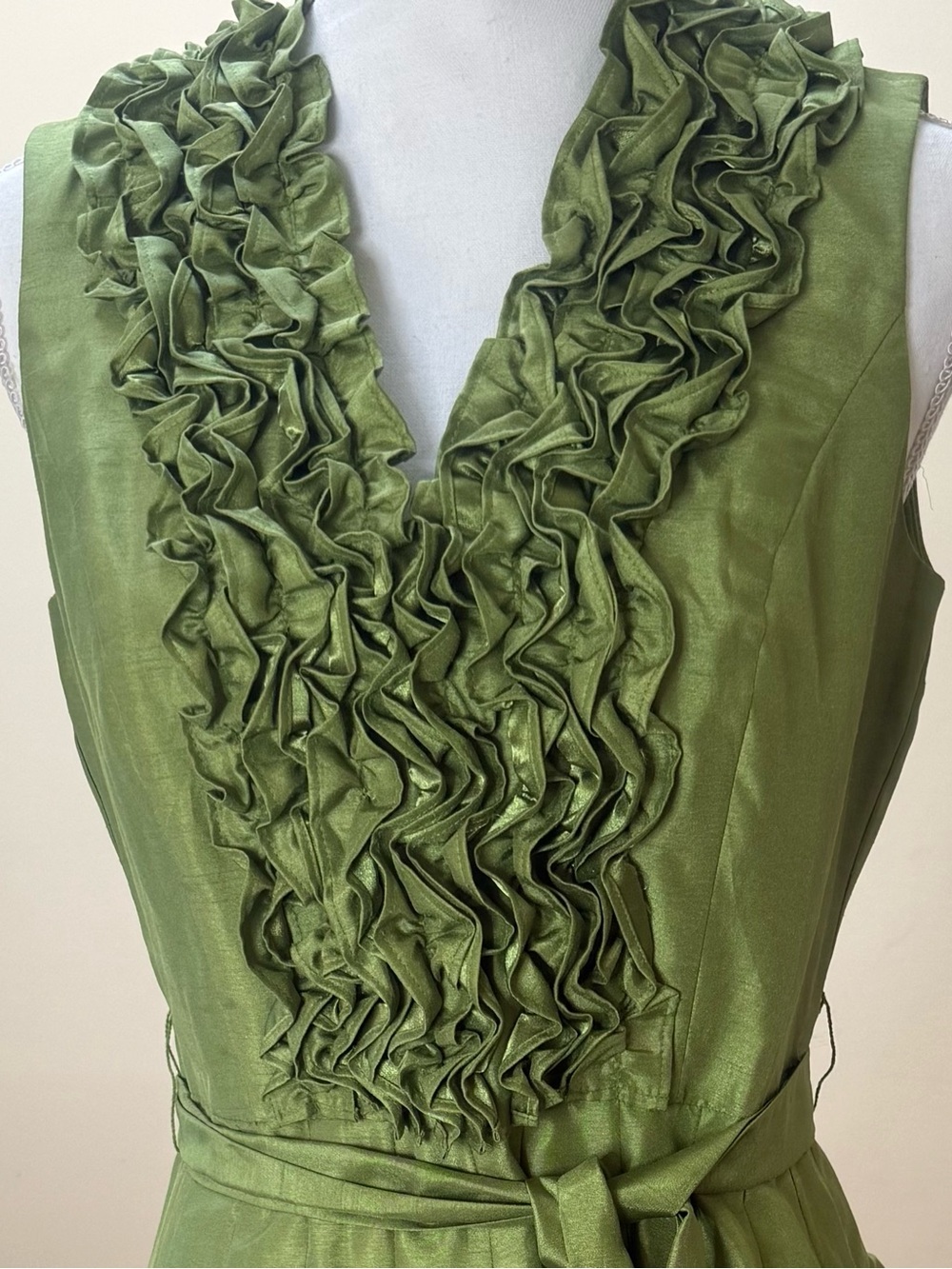 Jessica Howard Olive Green Ruffle V-Neck Midi Dress - Picture 2 of 12